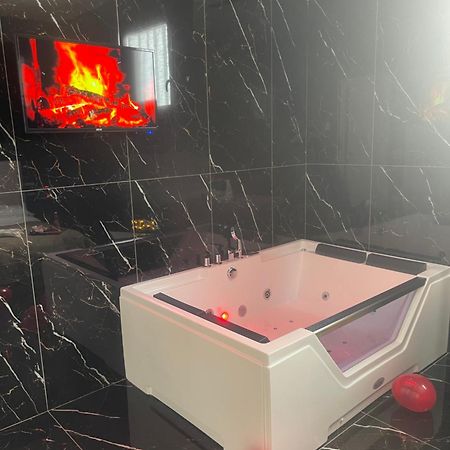 Life Hotel Casalnuovo Di Napoli Luaran gambar