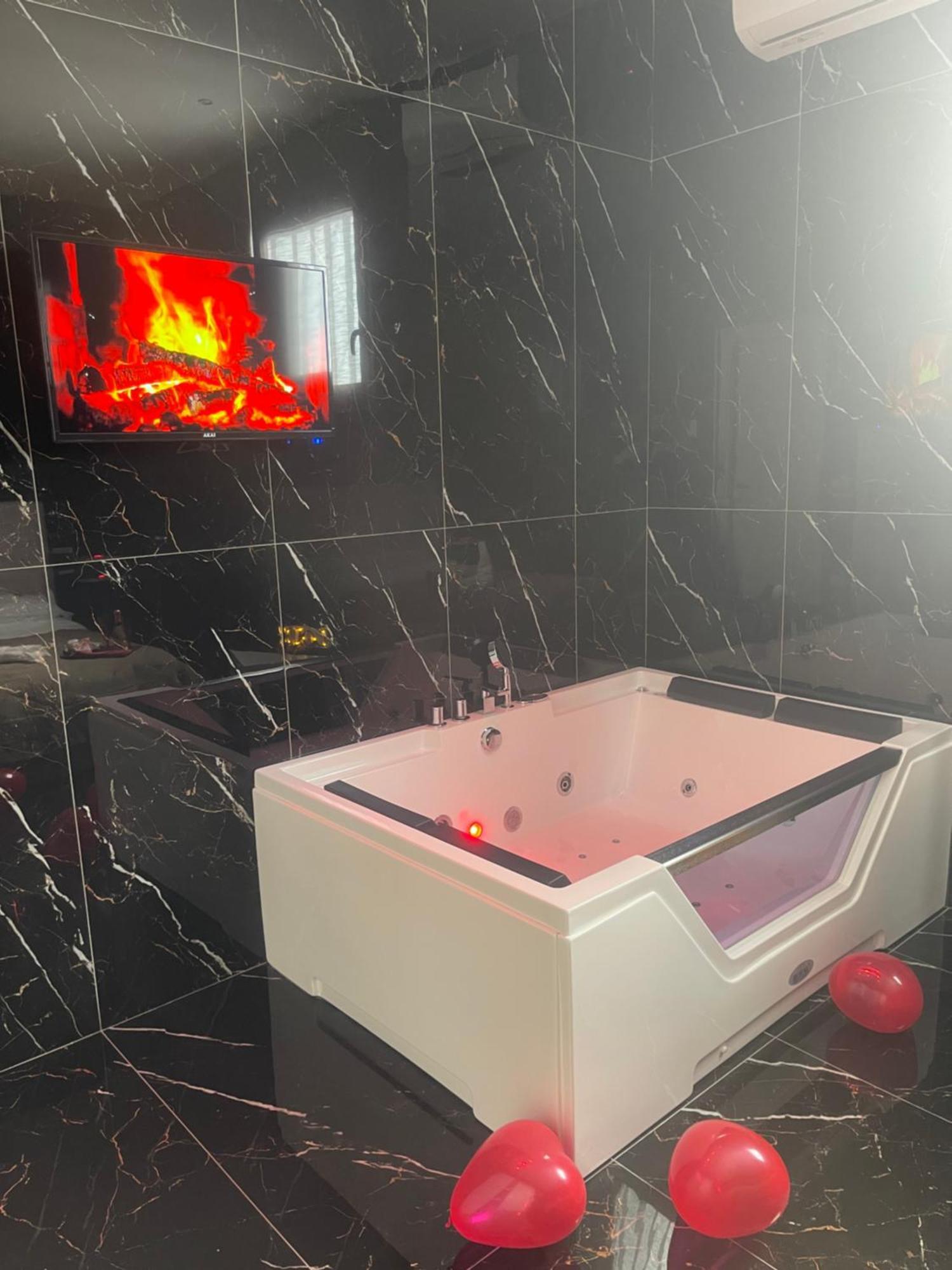 Life Hotel Casalnuovo Di Napoli Luaran gambar