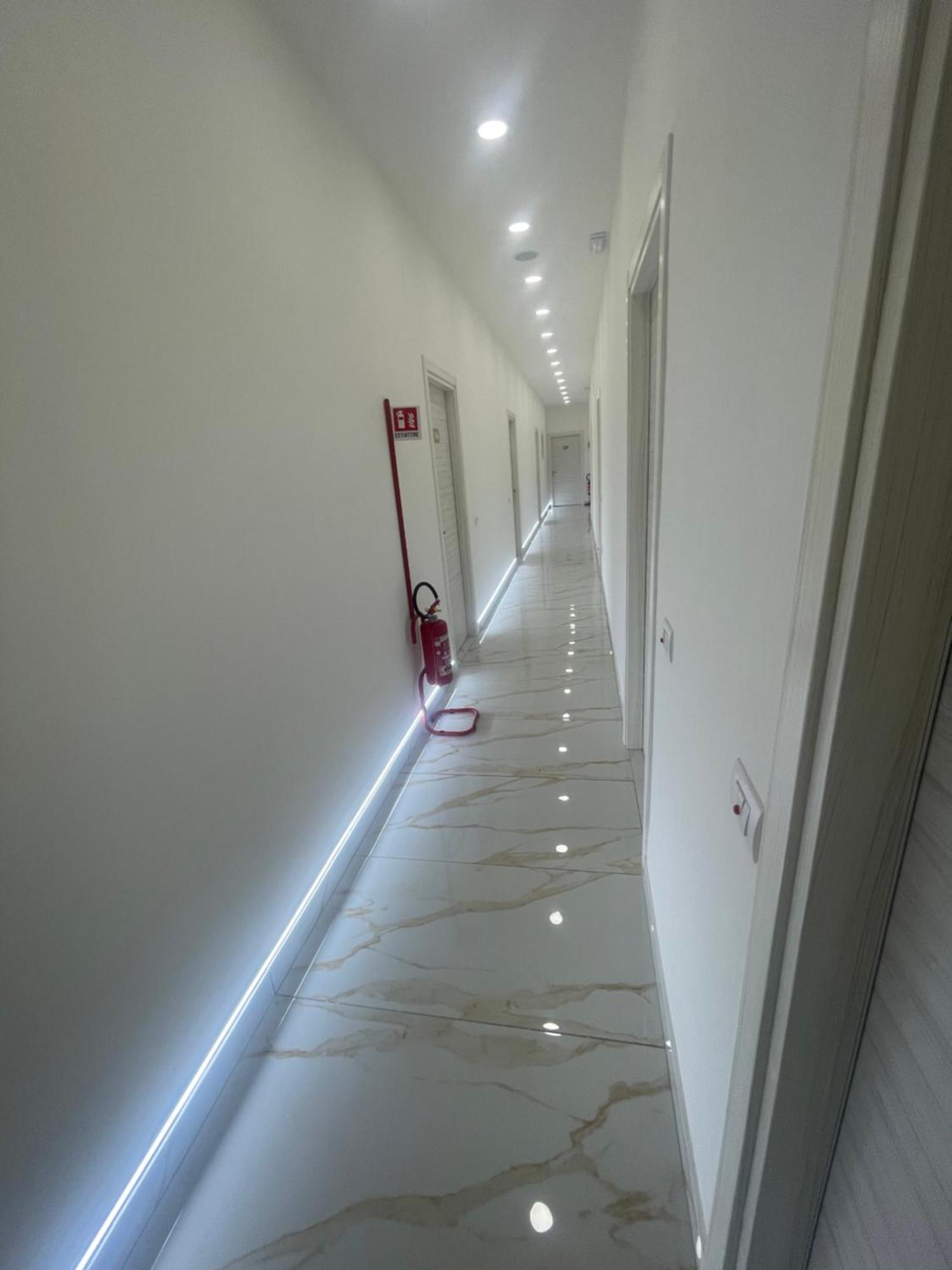 Life Hotel Casalnuovo Di Napoli Luaran gambar