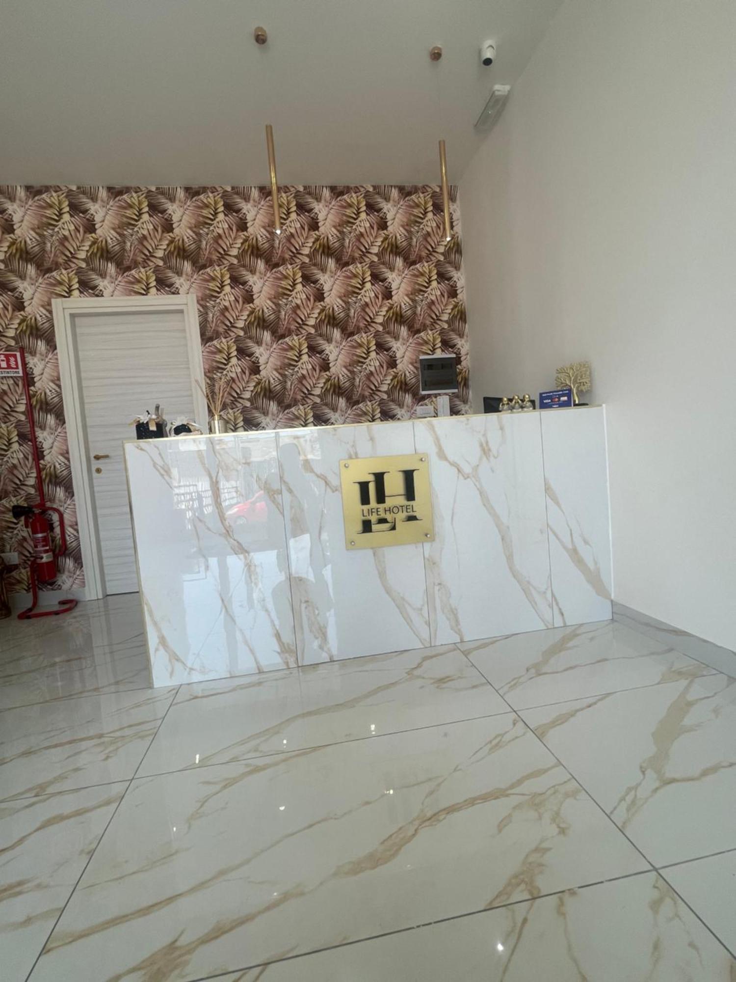 Life Hotel Casalnuovo Di Napoli Luaran gambar