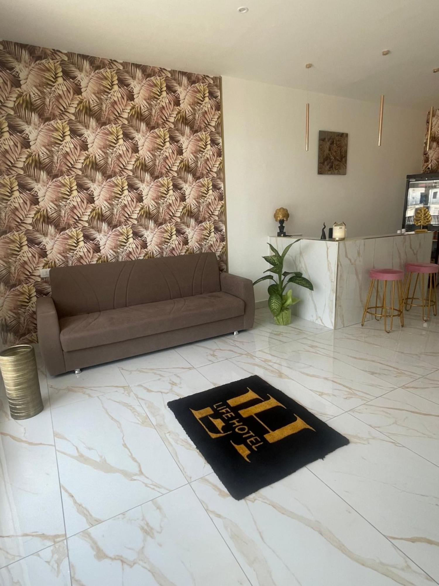 Life Hotel Casalnuovo Di Napoli Luaran gambar
