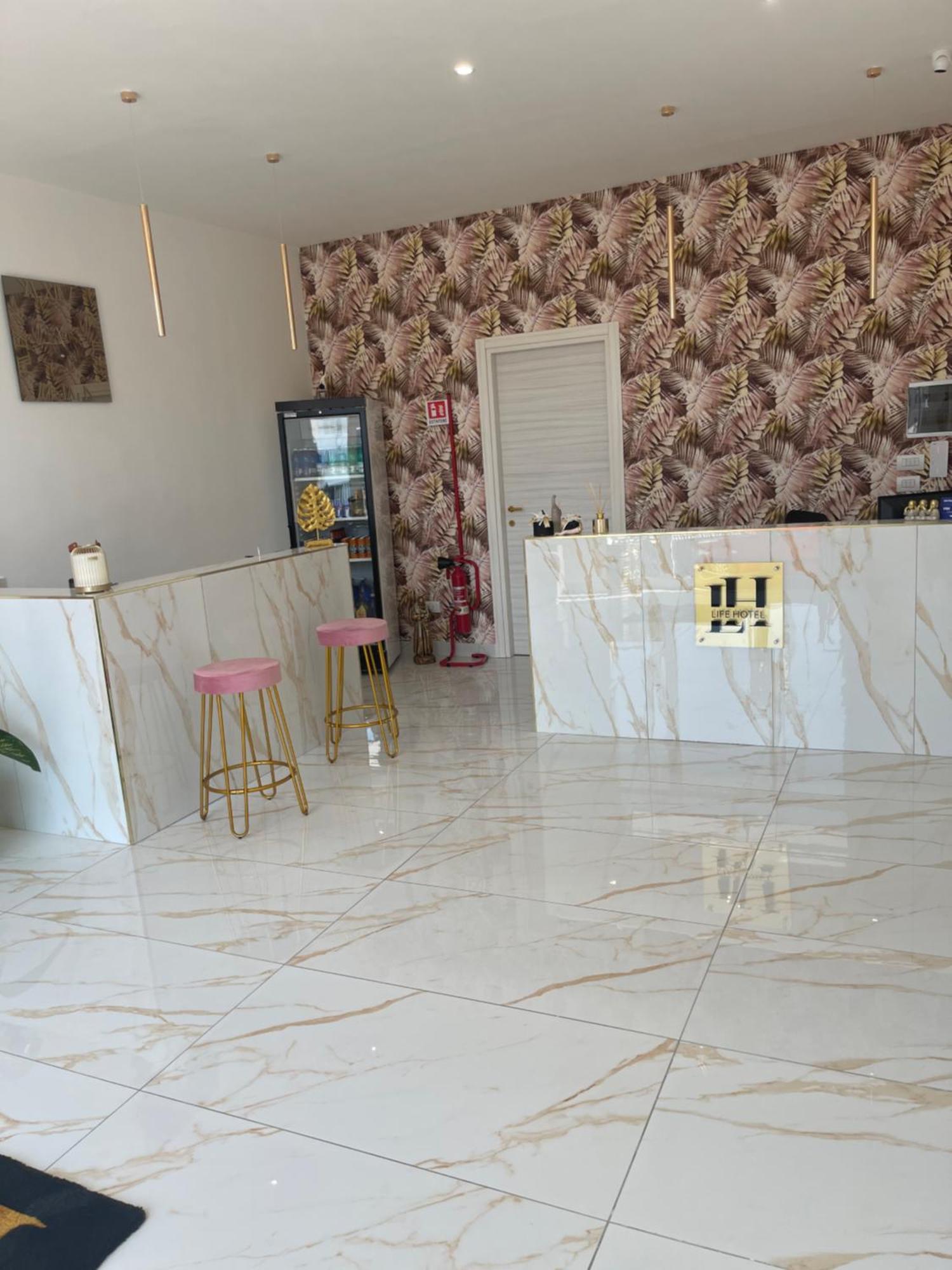 Life Hotel Casalnuovo Di Napoli Luaran gambar