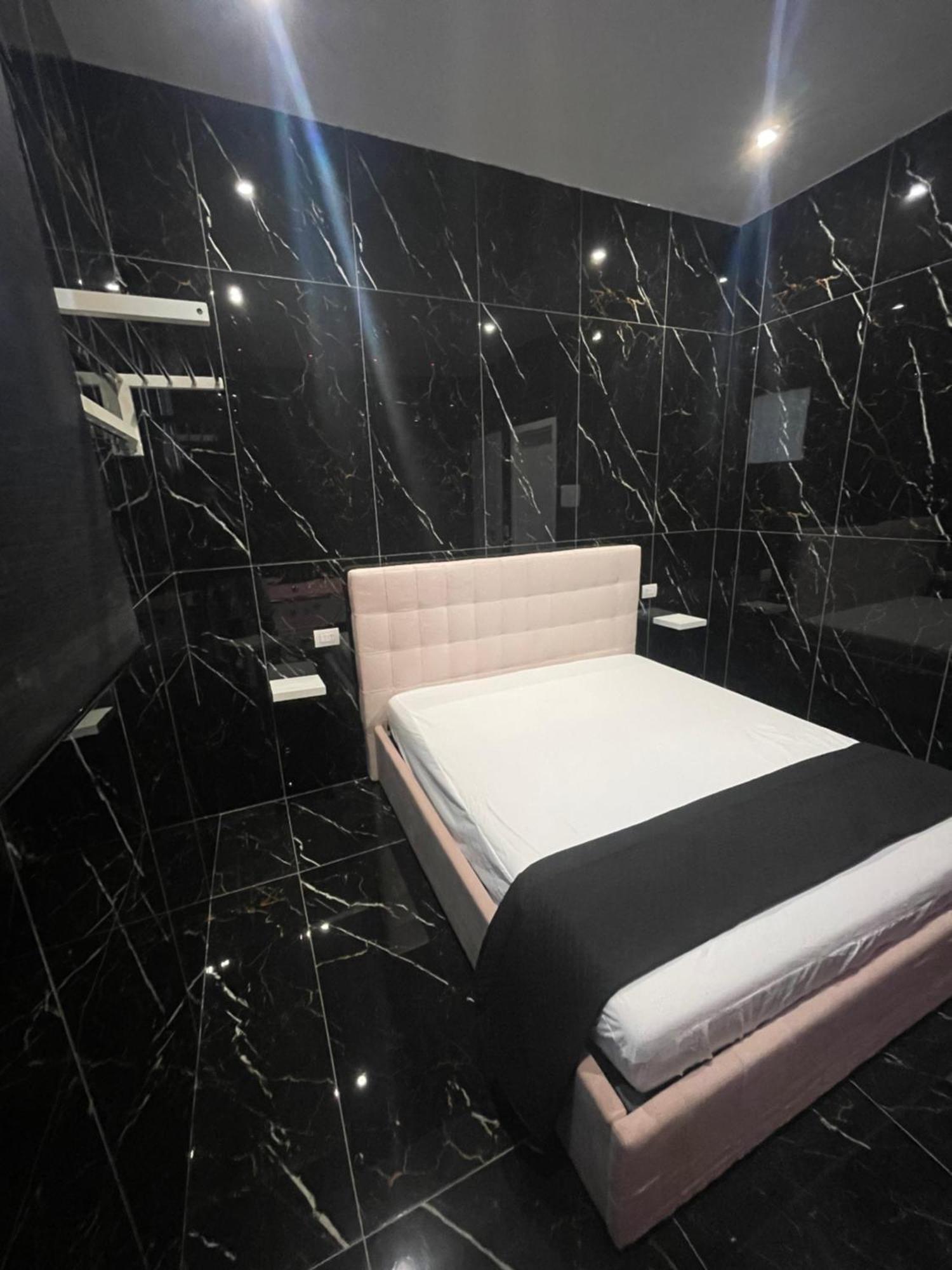 Life Hotel Casalnuovo Di Napoli Luaran gambar