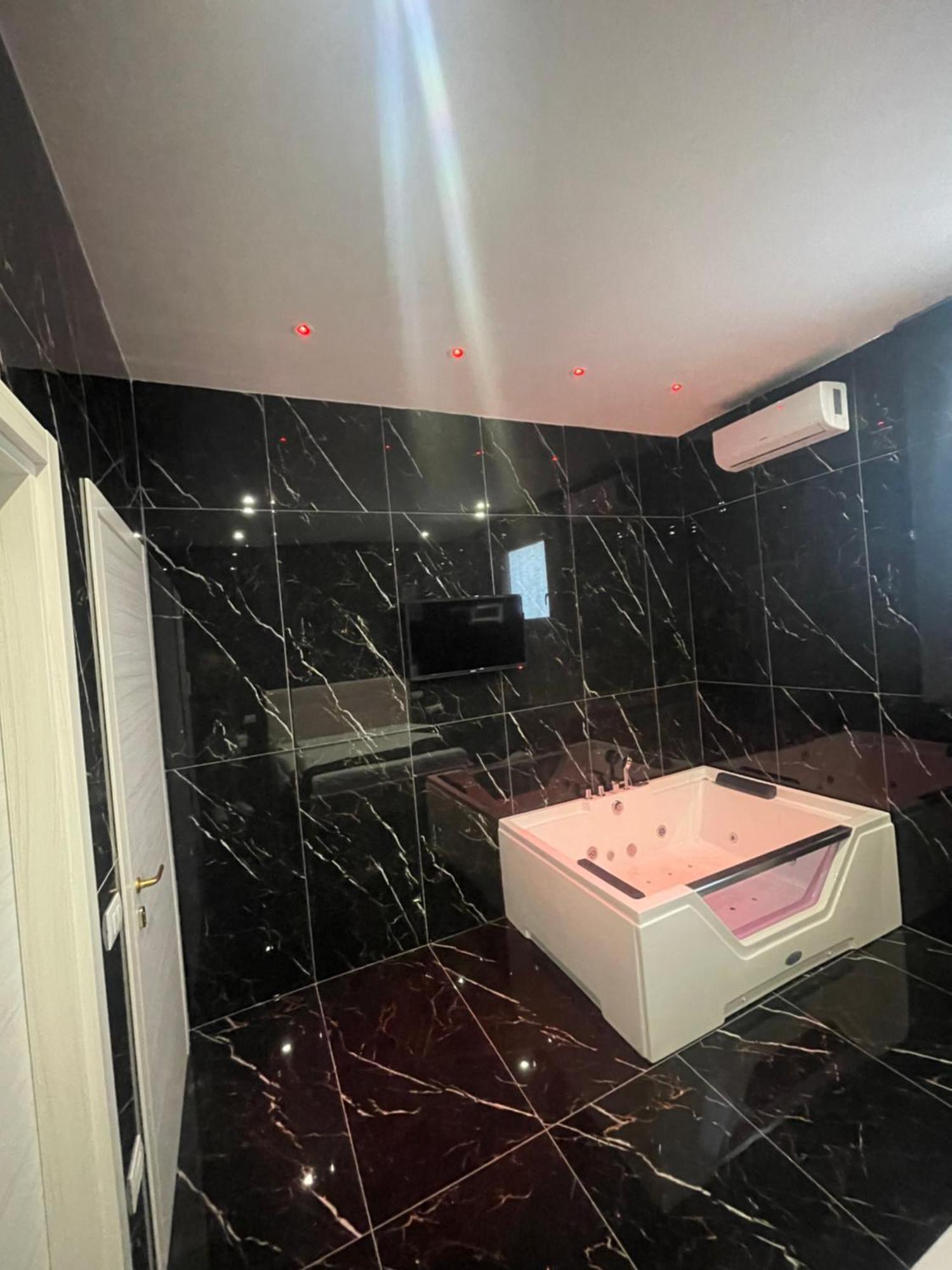 Life Hotel Casalnuovo Di Napoli Luaran gambar